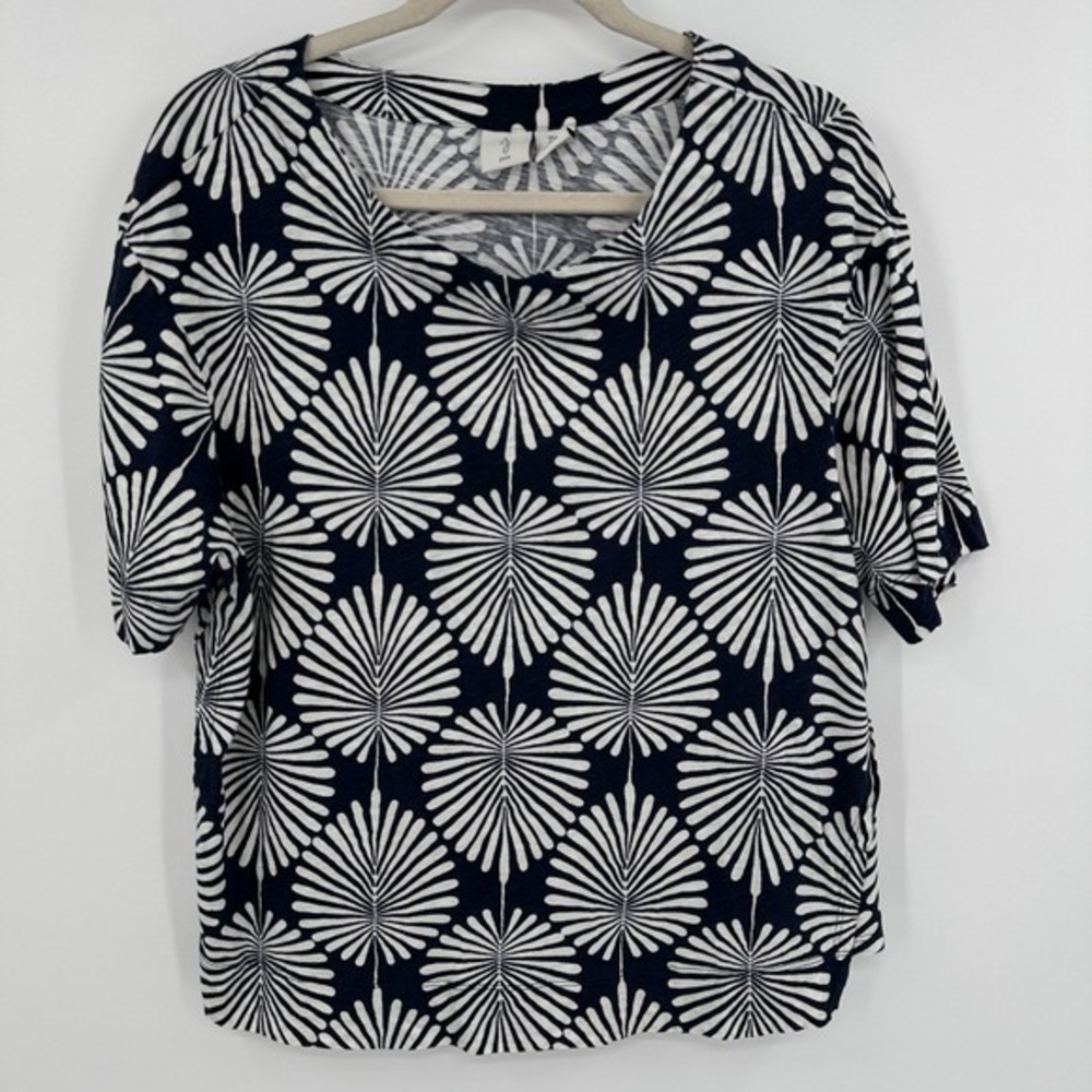 Women's Navy and White Patterned Short Sleeve Top - Picture 1 of 4